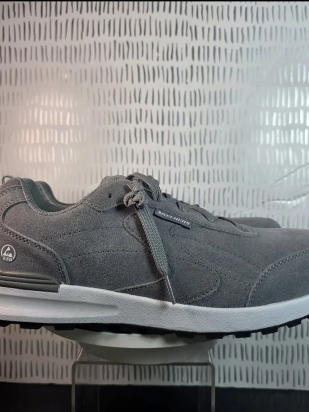 Skechers Work Shoes Men’s 10.5 Gray Carbon Nano Toe ESD Memory Foam